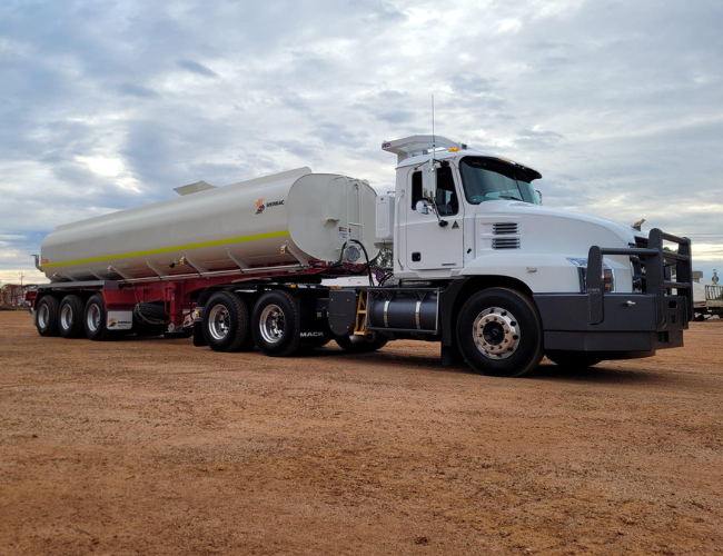 Road Train Water Cart - Water Cart Hire in the Pilbara & Kimberley with Willy's Water Carts