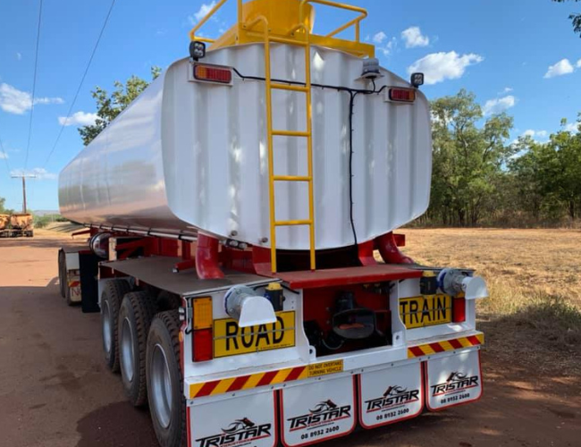 Road Train Water Cart - Water Cart Hire in the Pilbara & Kimberley with Willy's Water Carts