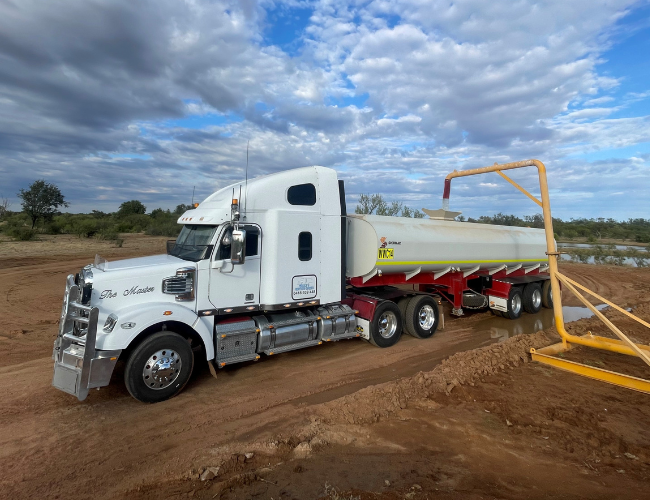 Semi Water Cart - Water Cart Hire in the Pilbara & Kimberley with Willy's Water Carts